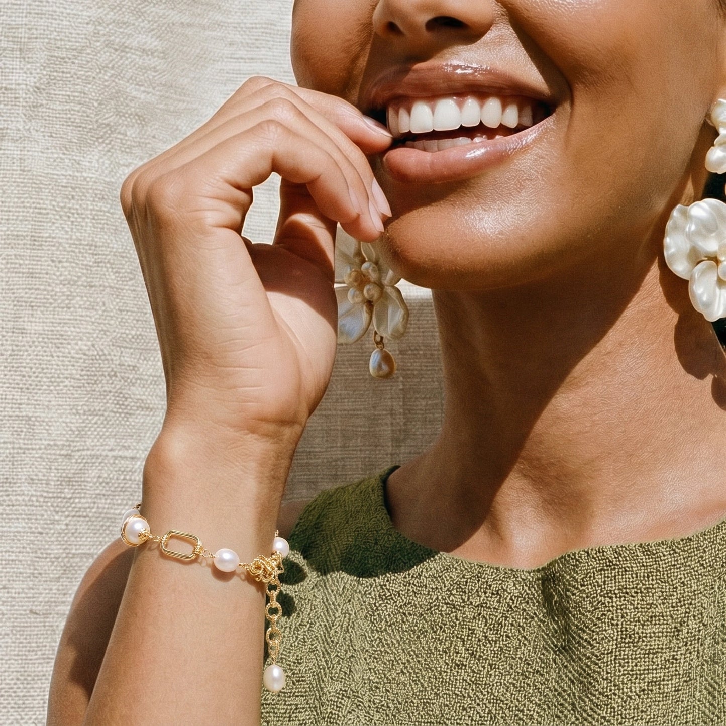 Golden Pearl Chain Bracelet | Anniro