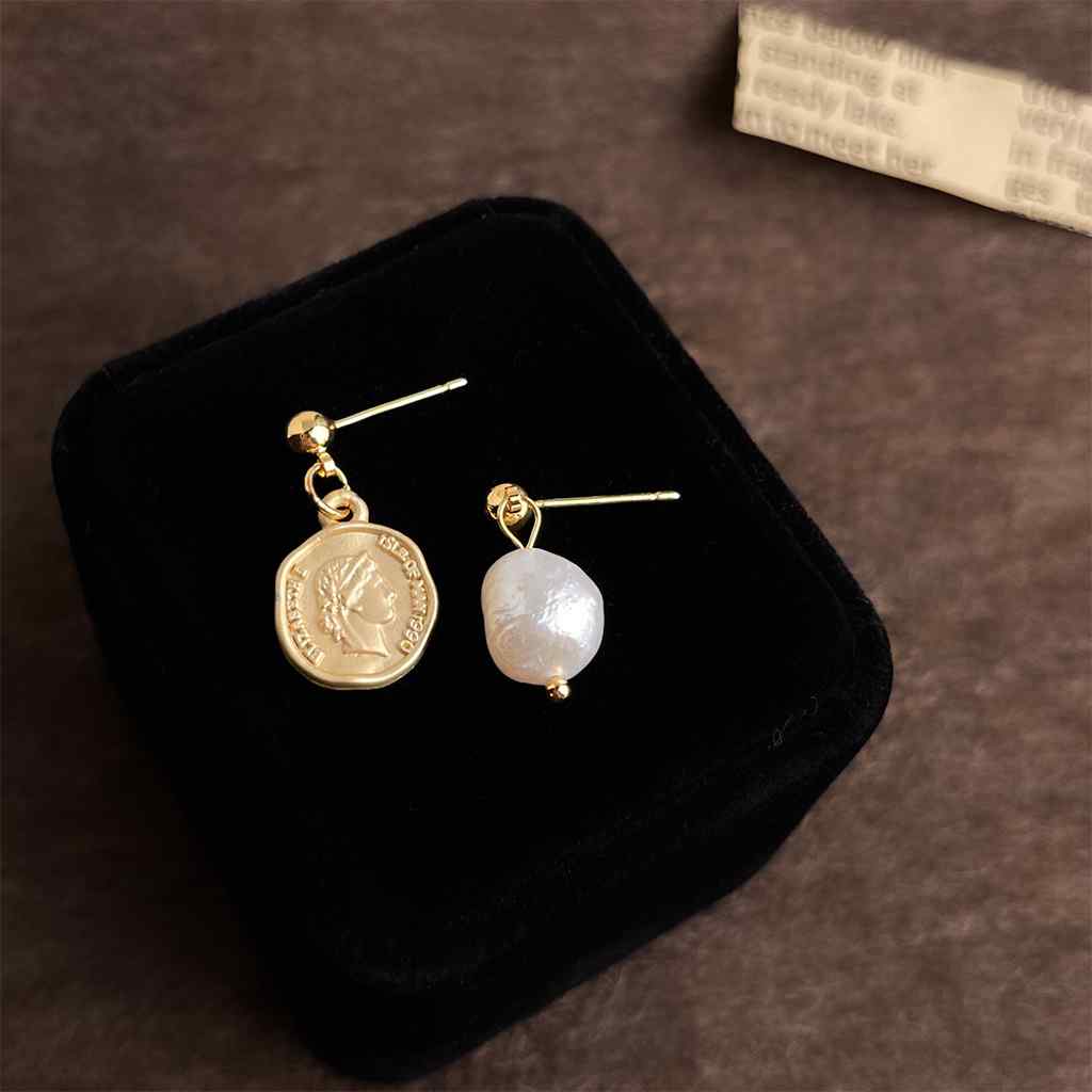 Coin & Pearl Asymmetric Drop Earrings | Anniro - 14K Gold Plated Earrings | ANNIRO Jewelry