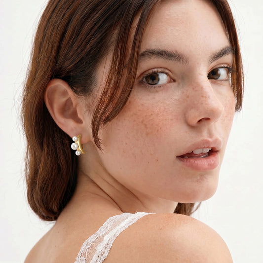 Pearl Trio Curve Studs | Anniro