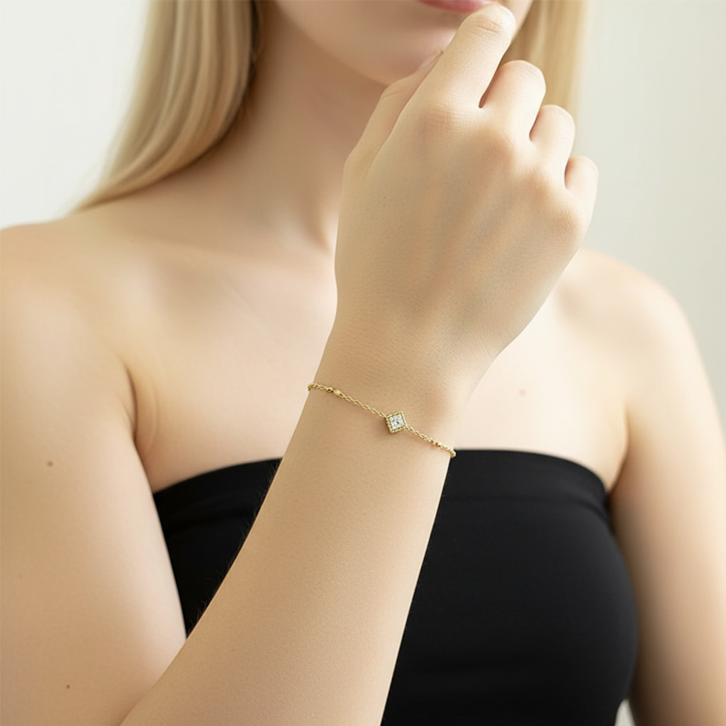 Bracelet - Blonde Model Black Strapless