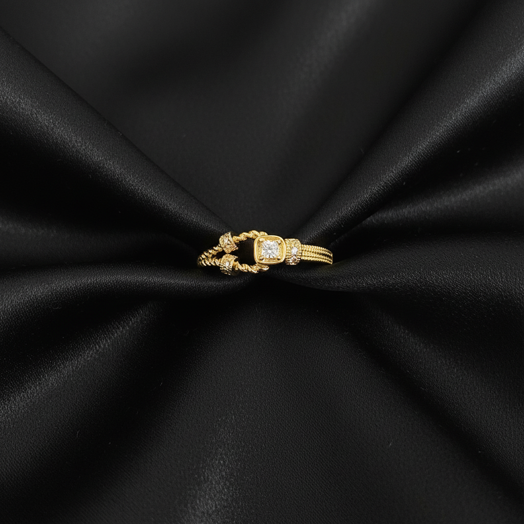 Vintage Horseshoe Buckle Crystal Ring - Gold Plated | ANNIRO Jewelry